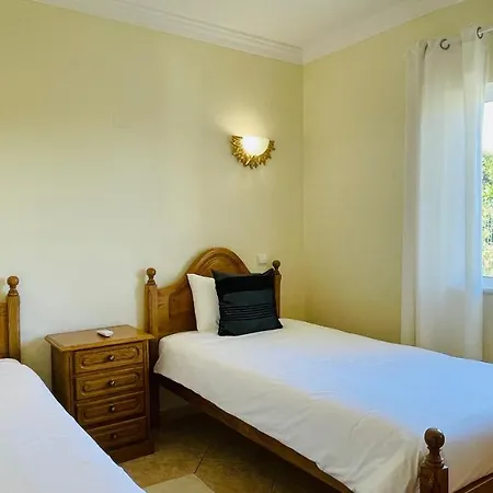 Lara Lima By Check-in Portugal *