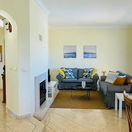 Lara Lima By Check-in Portugal