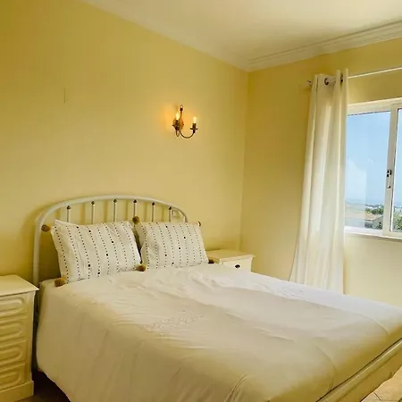 Lara Lima By Check-in Portugal *